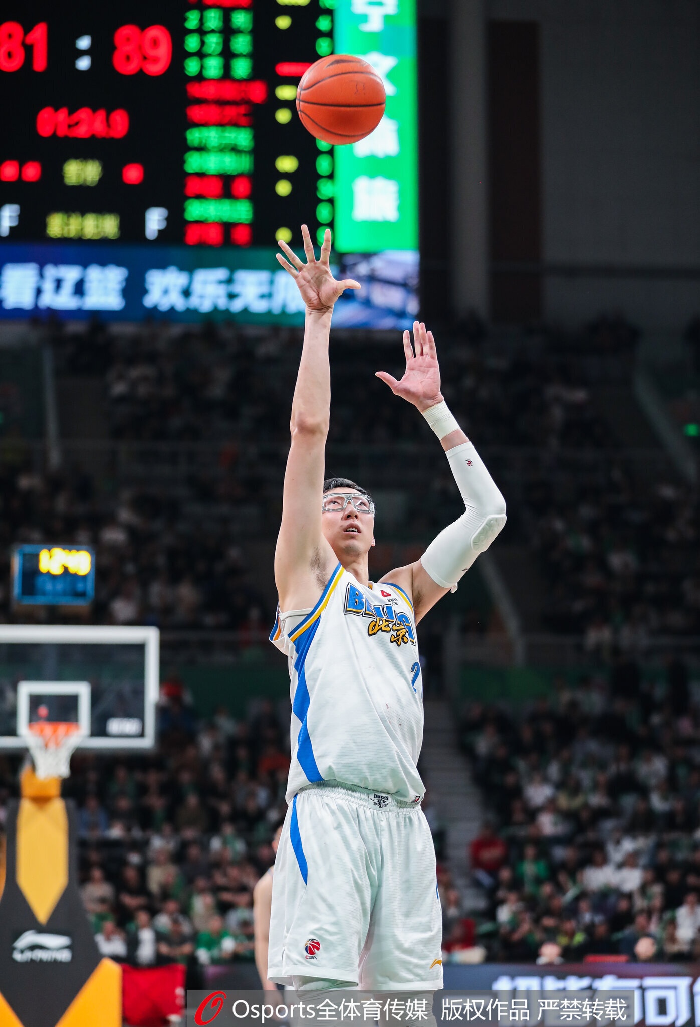 u8娱乐-14罚5中！媒体人：周琦罚球容易被针对 姚明大郅巴特尔罚球都不错